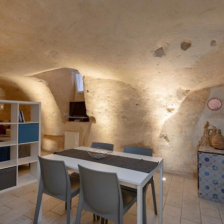 La Grotta Di Lulu Apartment Matera Bagian luar foto