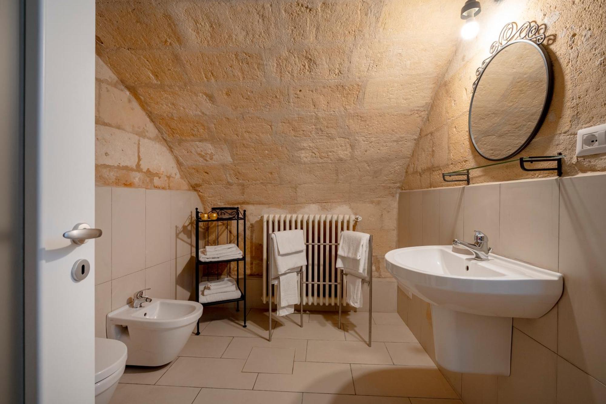 La Grotta Di Lulu Apartment Matera Bagian luar foto